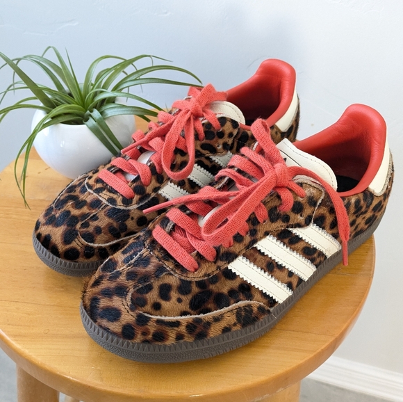 Adidas Women's Leopard Print Sneakers with Red Accents - Picture 2 of 9